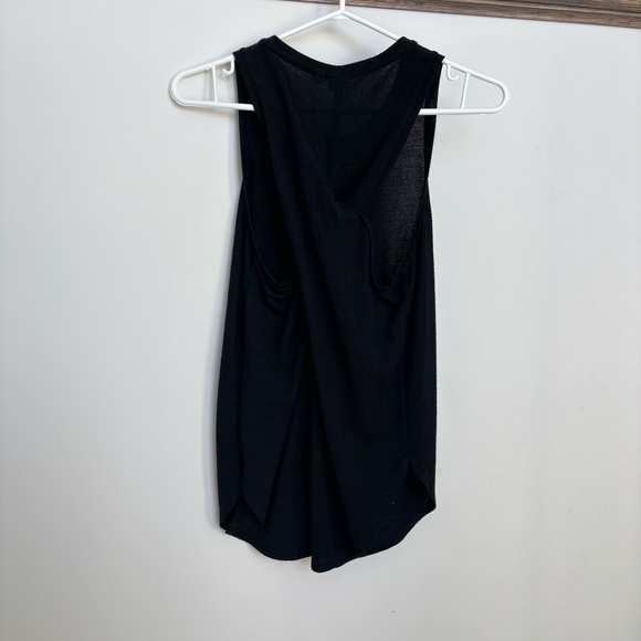 GAP Charcoal Crew Neck Tee - Picture 3 of 5